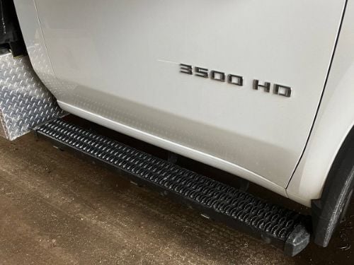 Luverne Grip Step 7" Running Board Kit - Rocker Mount customer photo