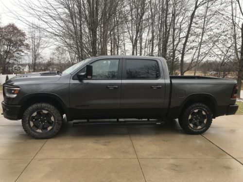 Go Rhino 6" OE Xtreme II Side Steps customer photo