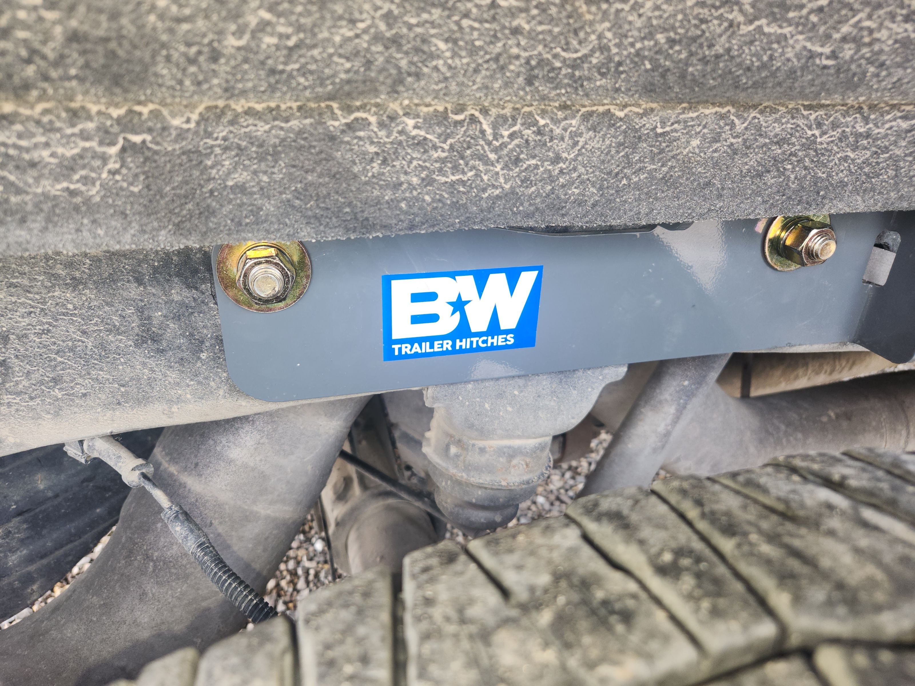 B&W Turnoverball Gooseneck Hitches - SharpTruck.com