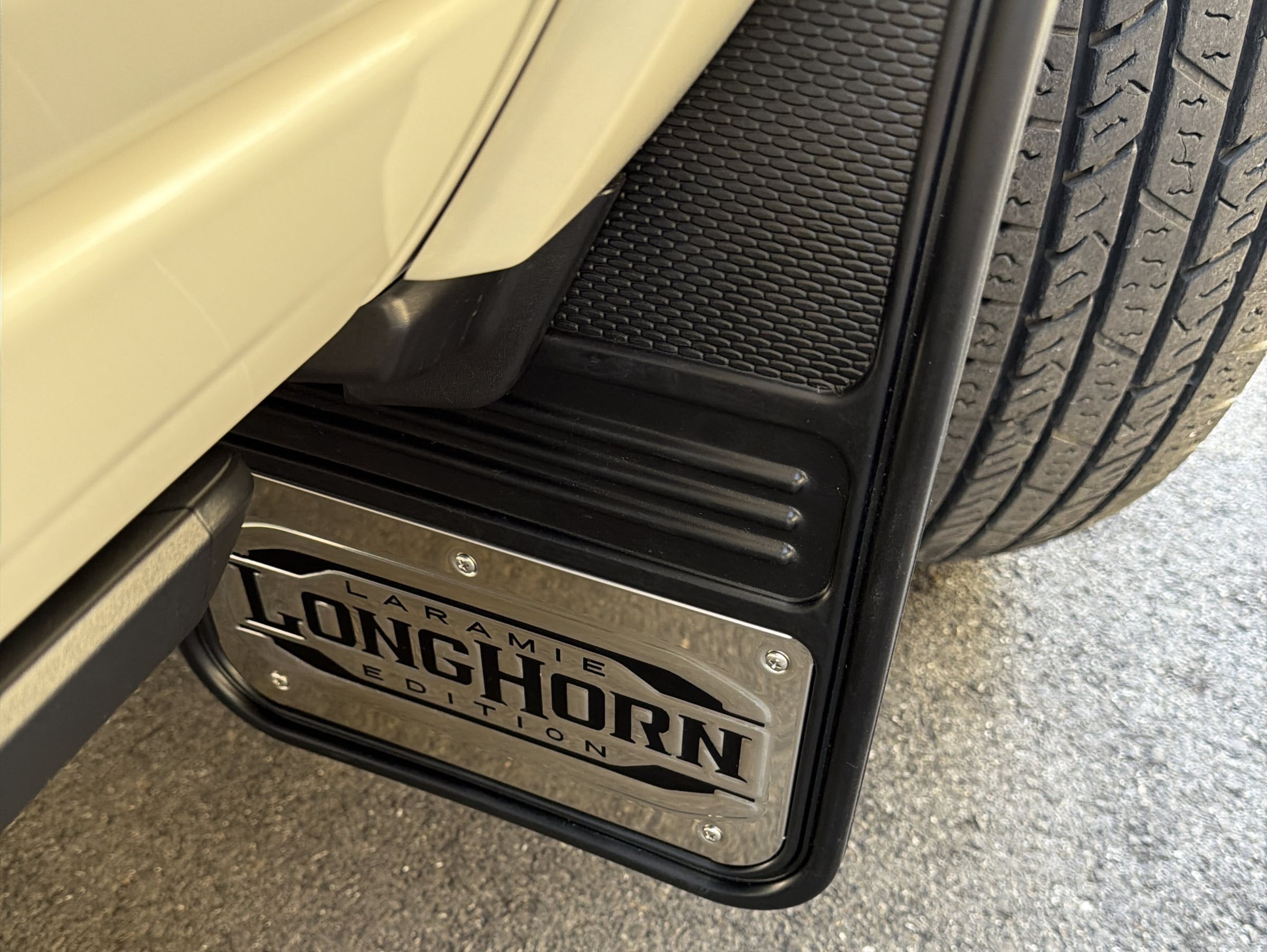 Truck Hardware Gatorback Laramie Longhorn Mud Flaps - Front Pair