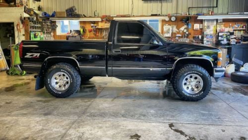 Truck Hardware Gatorback 14"x18" Black Bowtie Wrap Mud Flaps - Brackets Required customer photo